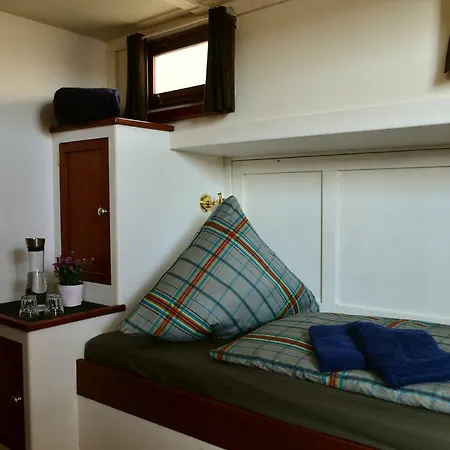 보트호텔 Motoryacht Marlin *
